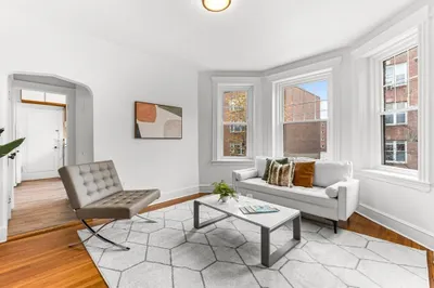 72 Strathmore Rd #5B