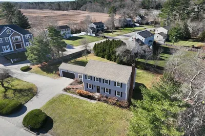 8 Carpenter Ln