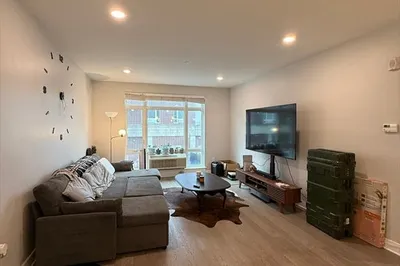 18 Cliveden St #203W