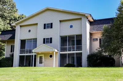 41 W Summit St #79 1