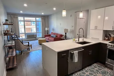 2 Cliveden St #406E