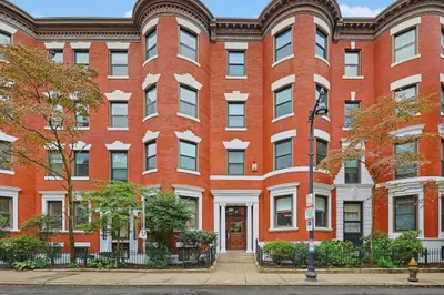 96 Gainsborough St #301W 1
