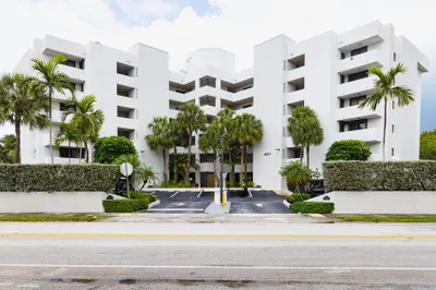 4201 North Ocean Dr #402