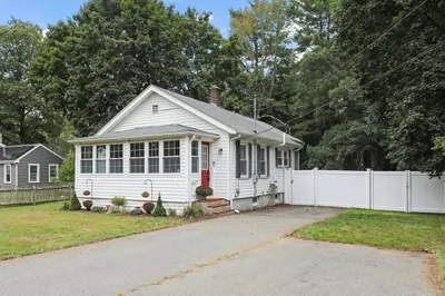 300 Cocasset St 1