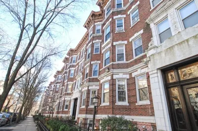 32 Queensberry St #12a