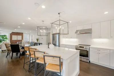 232 Bellevue St #2