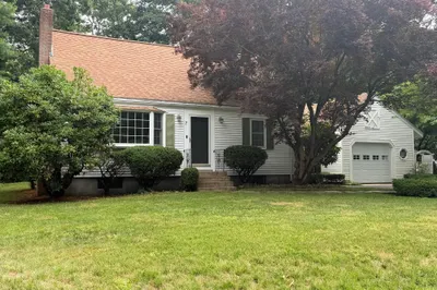 7 Wayne Dr