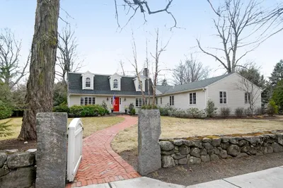 221 Main Street 1