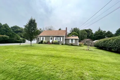 8 Mowry St 1