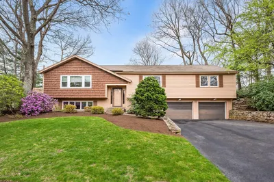 3 Willowbrook Dr 1