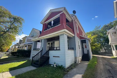 180 Oak Grove Ave #1