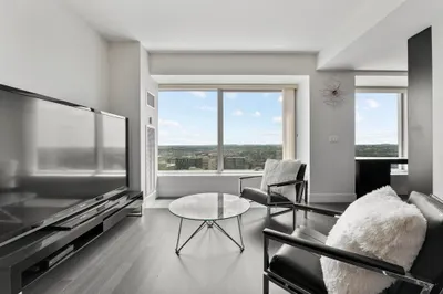 110 Stuart St #27J