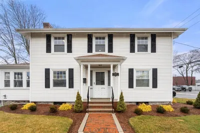 109 W Foster St