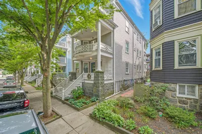 22 Trescott St 1