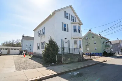 49 Plain St 1
