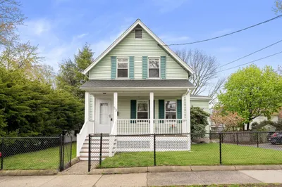 53 Henderson St 1