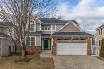 30 Rose Court Way #30 1
