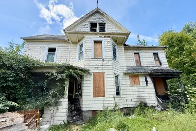 161 Lincoln St 1