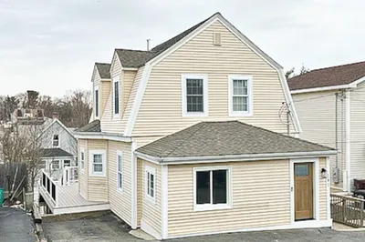141 Warren St 1