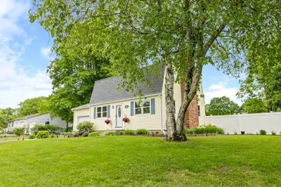 6 Hannum Brook Dr 1