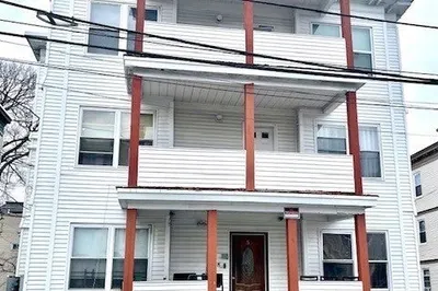 5 Sutton St #3A 1