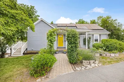 24 Log Cabin Road