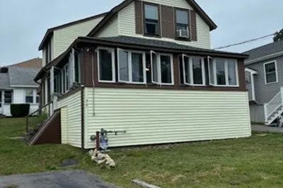 39 Riverside Dr 1