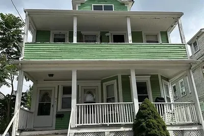 19 Stanley Ave #2