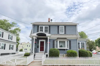 76 Beach St
