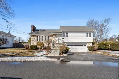5 Arlyn Rd