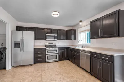 4 Georgetowne Dr #4 1