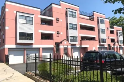 60-r Gibson St #B3 1