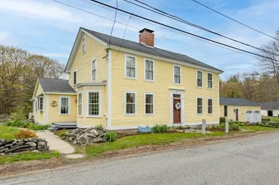 85 Forest St 1