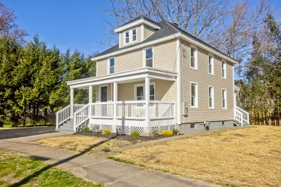 16 Malone Ave