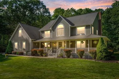 55 Little Pond County Rd