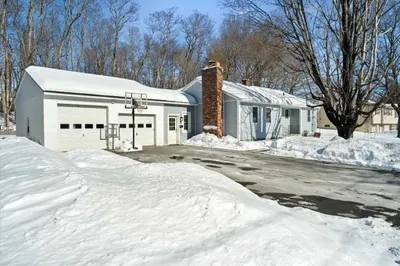 21 Regina Dr 1