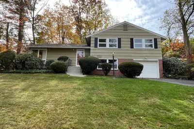 54 Meadowview Rd