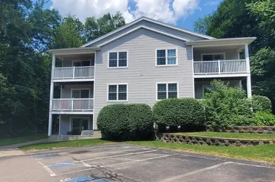 380 Coburn Ave #2 1