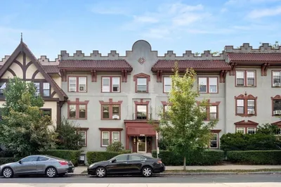 1736 CommonweAlth Ave #A