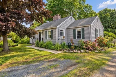 35 Pinehurst St 1