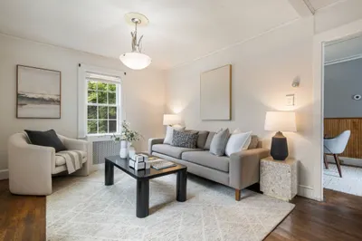 8 Pulaski St 1