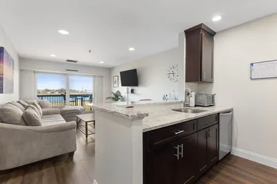 133 Commander Shea Blvd #407 1