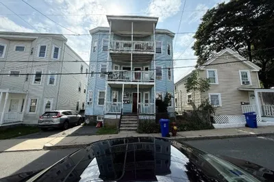32 Clark St #3