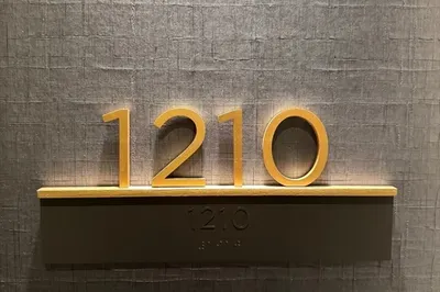 135 Seaport Blvd #1210 1