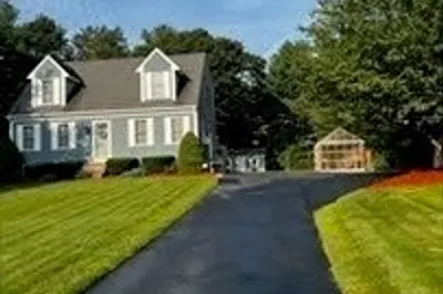 53 Myles Standish Dr 1