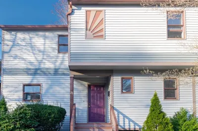 26 Pond St 1