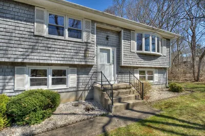 60 Leger Ln