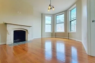 242 Newbury Street ##2