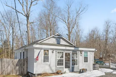 15 Athens Ave 1