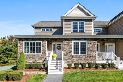 28 Essex Cir #10 1